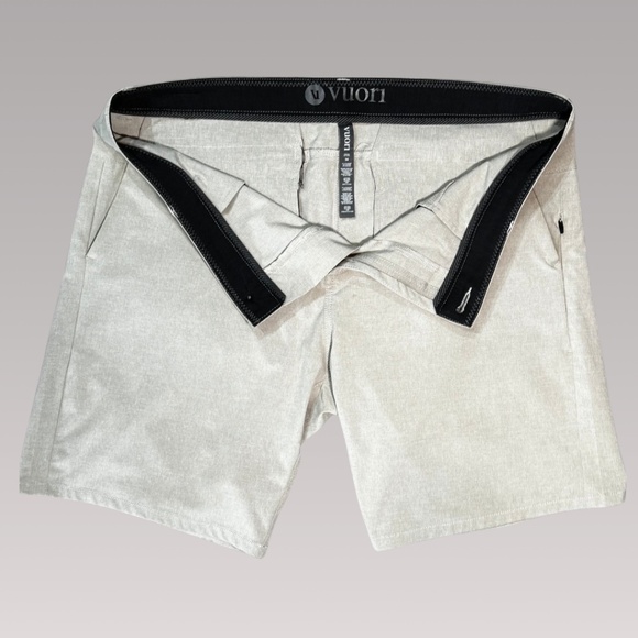 Vuori Men's Aim Shorts in Khaki - 36 - Picture 7 of 14